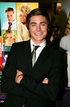 Zac Efron : zac_efron_1189020441.jpg