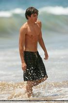 Zac Efron : zac_efron_1189445566.jpg