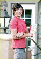 Zac Efron : zac_efron_1192928509.jpg