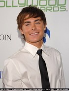 Zac Efron : zac_efron_1200679881.jpg