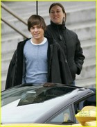 Zac Efron : zac_efron_1201116077.jpg