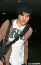 Zac Efron : zac_efron_1202836494.jpg