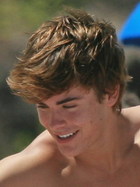 Zac Efron : zac_efron_1203527430.jpg