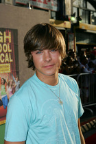 Zac Efron : zac_efron_1221261350.jpg