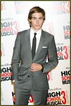 Zac Efron : zac_efron_1223512636.jpg