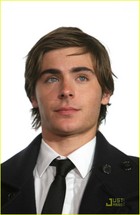 Zac Efron : zac_efron_1223681473.jpg