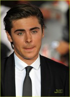 Zac Efron : zac_efron_1224256388.jpg