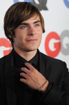 Zac Efron : zac_efron_1227200221.jpg