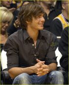 Zac Efron : zac_efron_1227557066.jpg