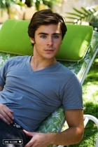 Zac Efron : zac_efron_1227757329.jpg