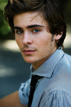 Zac Efron : zac_efron_1227757472.jpg