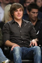 Zac Efron : zac_efron_1229367458.jpg