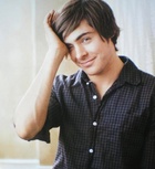 Zac Efron : zac_efron_1244155408.jpg