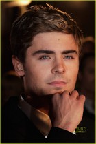 Zac Efron : zac_efron_1258671369.jpg