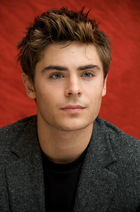 Zac Efron : zac_efron_1258787881.jpg