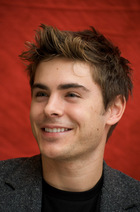 Zac Efron : zac_efron_1258791863.jpg