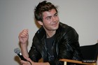 Zac Efron : zac_efron_1260429198.jpg