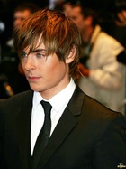 Zac Efron : zac_efron_1262205350.jpg