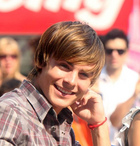 Zac Efron : zac_efron_1262293583.jpg