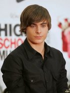 Zac Efron : zac_efron_1262985604.jpg