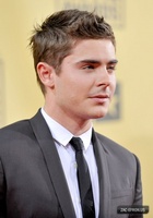 Zac Efron : zac_efron_1263700421.jpg