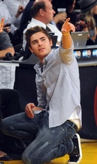 Zac Efron : zac_efron_1264543568.jpg