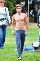 Zac Efron : zac_efron_1267551817.jpg