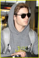 Zac Efron : zac_efron_1268412574.jpg