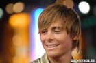 Zac Efron : zac_efron_1270068753.jpg