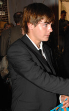 Zac Efron : zac_efron_1272264115.jpg