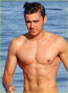 Zac Efron : zac_efron_1276530745.jpg