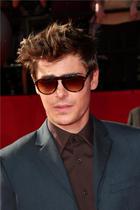 Zac Efron : zac_efron_1279304108.jpg