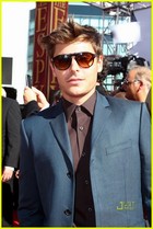 Zac Efron : zac_efron_1279304440.jpg