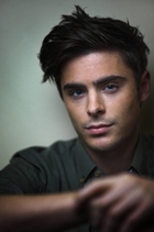 Zac Efron : zac_efron_1279981647.jpg