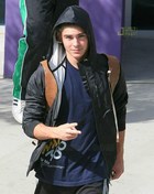 Zac Efron : zac_efron_1281800437.jpg