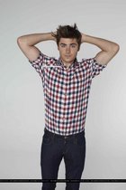 Zac Efron : zac_efron_1282758149.jpg