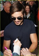 Zac Efron : zac_efron_1285029837.jpg