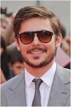 Zac Efron : zac_efron_1287332313.jpg