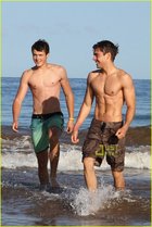 Zac Efron : zac_efron_1287508451.jpg