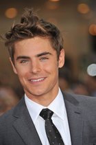 Zac Efron : zac_efron_1287958675.jpg