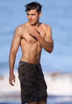 Zac Efron : zac_efron_1288451374.jpg