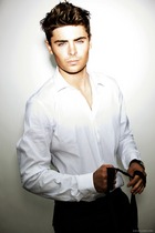 Zac Efron : zac_efron_1291761892.jpg