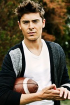 Zac Efron : zac_efron_1291761908.jpg