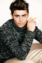 Zac Efron : zac_efron_1291761912.jpg