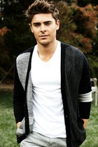 Zac Efron : zac_efron_1291761920.jpg