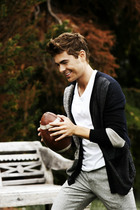 Zac Efron : zac_efron_1291785078.jpg