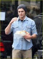 Zac Efron : zac_efron_1293078248.jpg