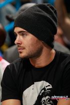 Zac Efron : zac_efron_1293772279.jpg