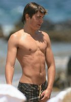 Zac Efron : zac_efron_1294587993.jpg