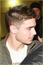 Zac Efron : zac_efron_1298238345.jpg